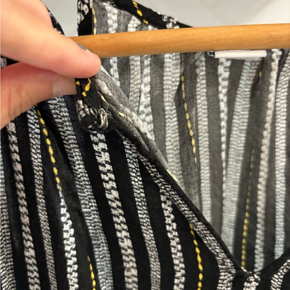 Old Navy lightweight cami top EUC - Picture 5 of 5